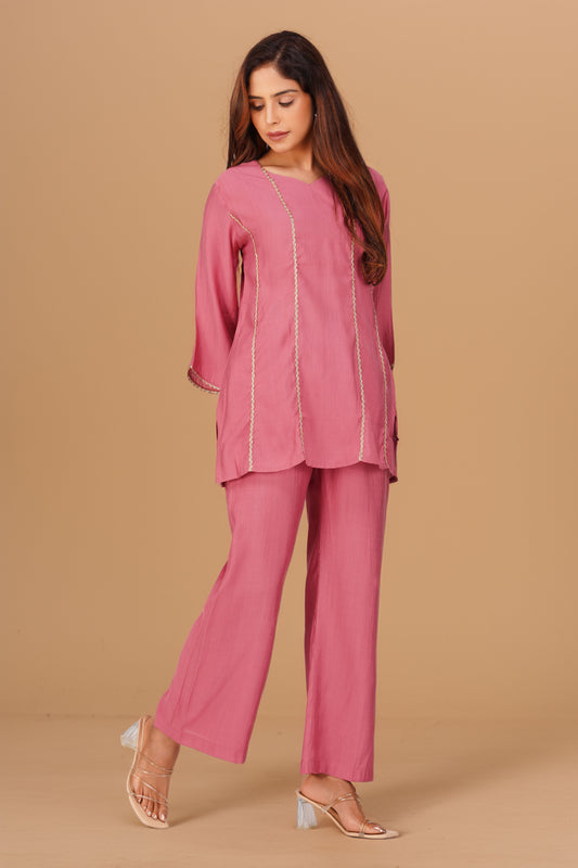 Cham Cham Co-ord Set – Onion Pink | Elegant V-Neck Short Kurta with Gold Threads – Bindigasm