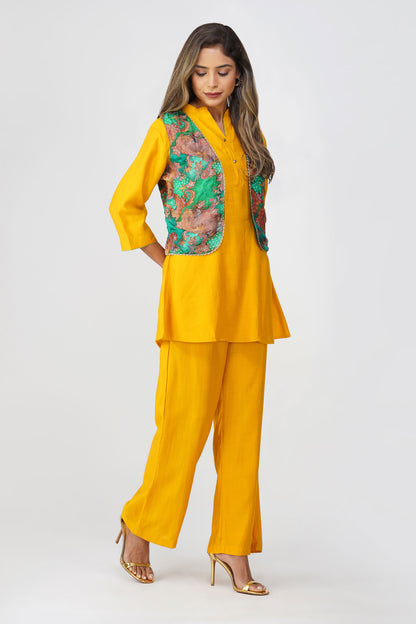 Banarasi Ethnic Jacket in Green with Gold Lace