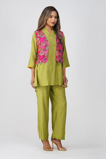 Banarasi Ethnic Jacket in Rani Pink with Gold Lace