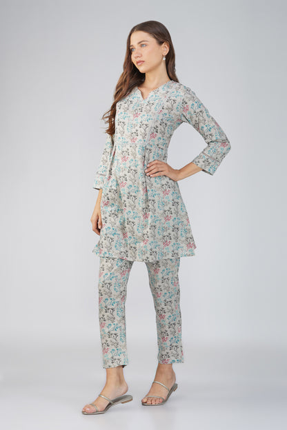 Kajal Grey Cotton Co-ord Set – Printed Kurta with Lace Detailing & Pocketed Pants