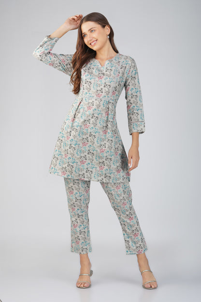 Kajal Grey Cotton Co-ord Set – Printed Kurta with Lace Detailing & Pocketed Pants